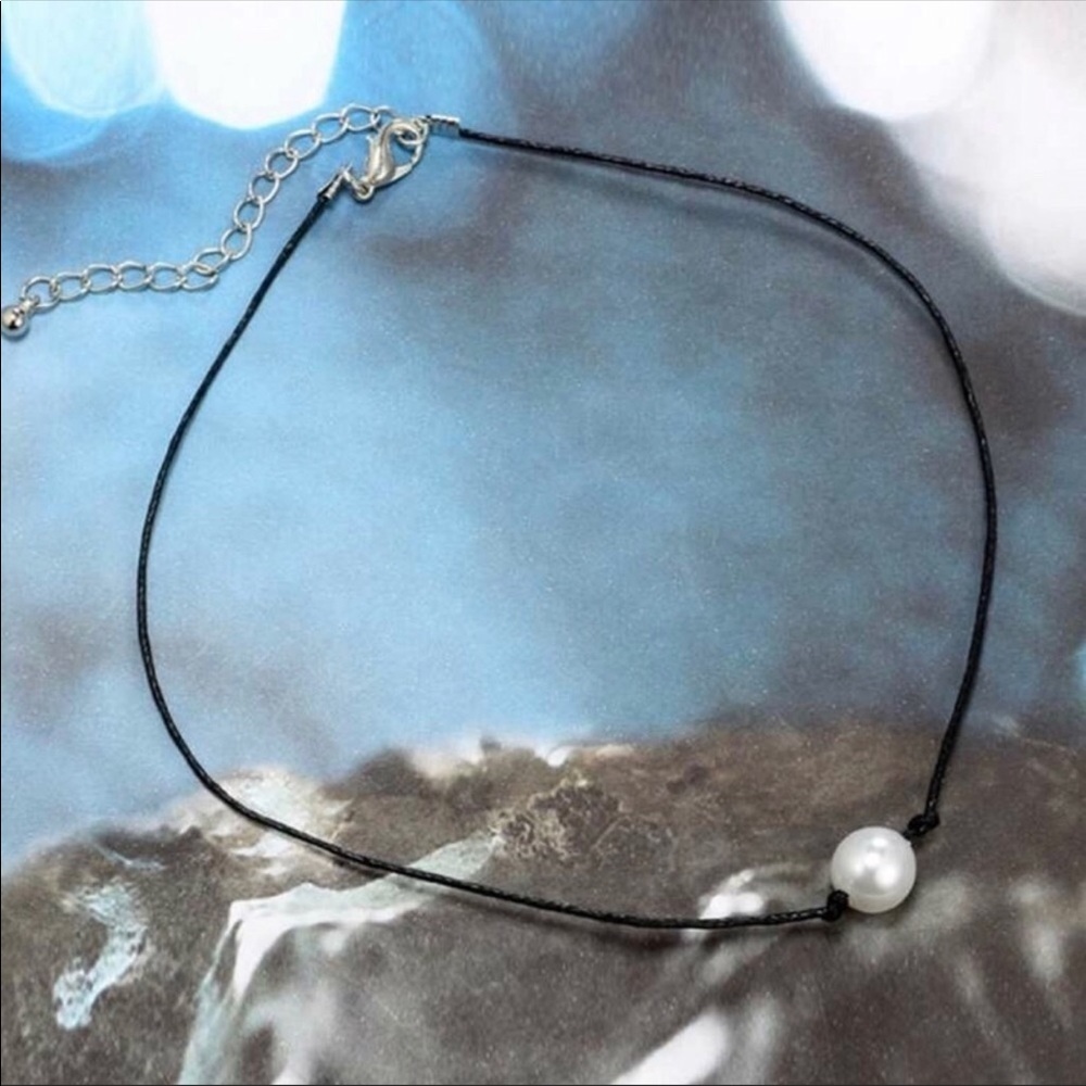 Mother of Pearl Choker - Picture 5 of 5